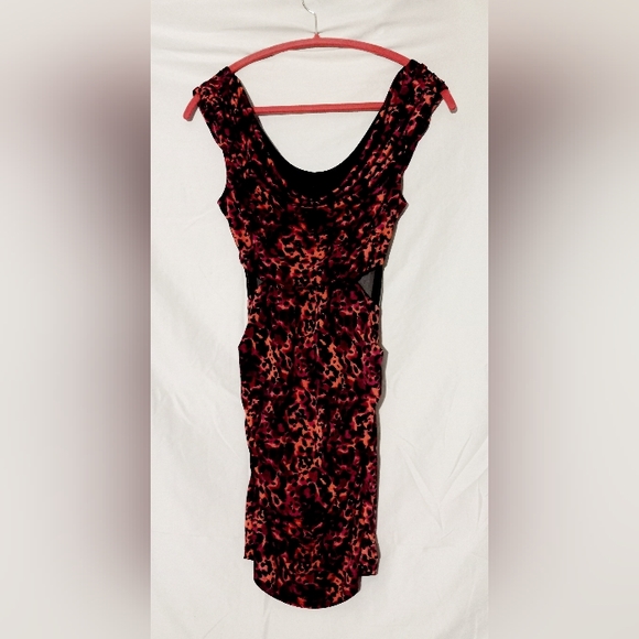 Ladies Dress - Picture 2 of 2